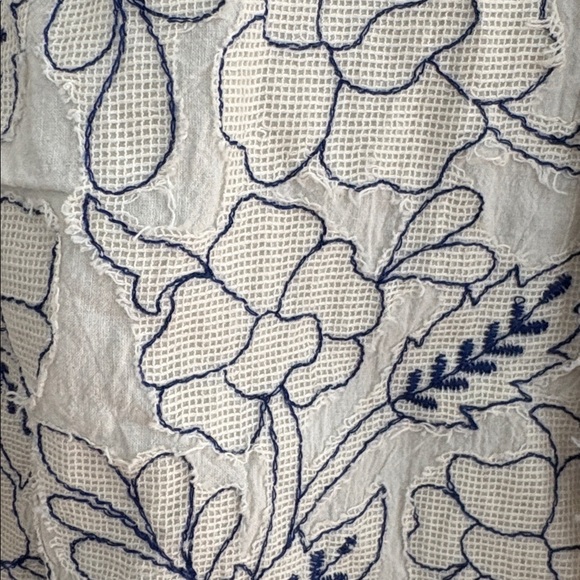 Mille Freya Top - white and blue appliqué - Picture 5 of 5